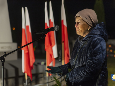 Zdjęcie z odsłonięcia pomnika