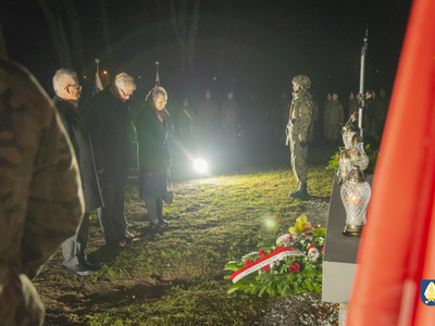 Zdjęcie z odsłonięcia pomnika