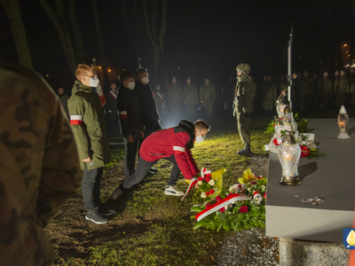 Zdjęcie z odsłonięcia pomnika