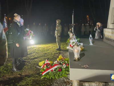 Zdjęcie z odsłonięcia pomnika