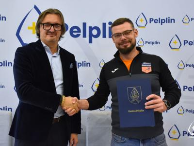 zdjęcie z uroczystości podpisania umów 