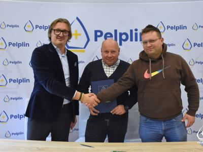 zdjęcie z uroczystości podpisania umów 
