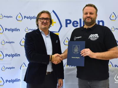 zdjęcie z uroczystości podpisania umów 