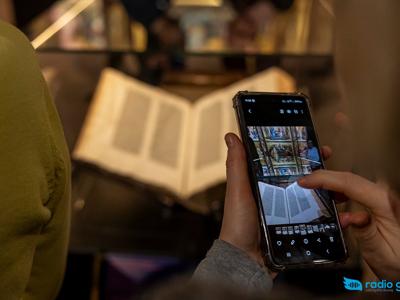 Zdjęcie z wystawy Pelplińska Biblia Gutenberga w Muzeum Narodowym w Warszawie