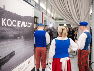 zdjęcie z wernisażu wystawy "Kociewiacy" w Sejmie RP