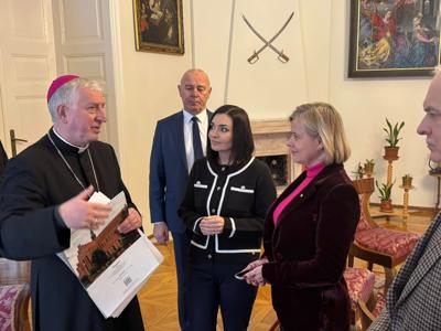 Zdjęcie z wizyty Wiceminister Kultury i Dziedzictwa Narodowego w Pelplinie