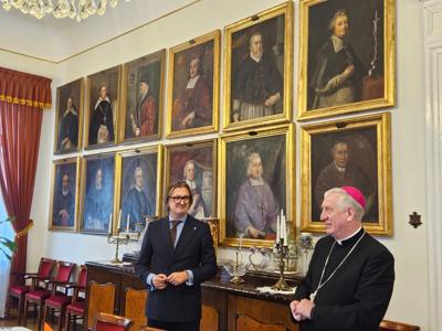 Zdjęcie z wizyty Wiceminister Kultury i Dziedzictwa Narodowego w Pelplinie