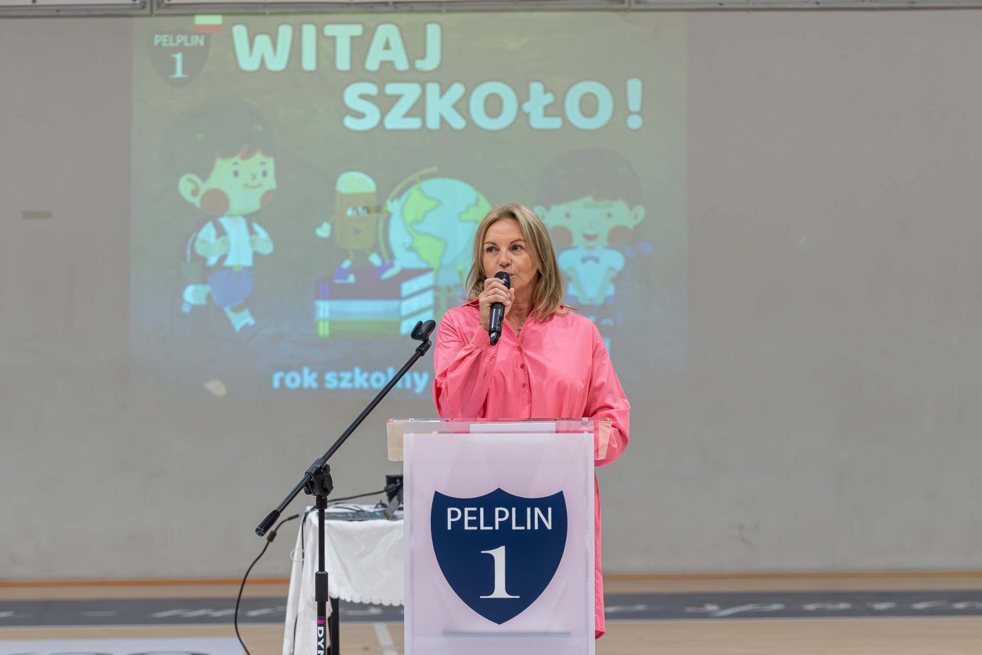 Zdjęcie z rozpoczęcia  roku szkolnego w Gminie Pelplin 