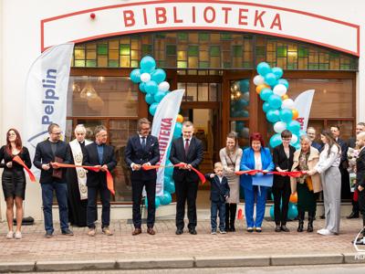 zdjęcie z  uroczystości otwarcie filii biblioteki w Pelplinie 