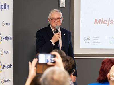 zdjęcie z  uroczystości otwarcie filii biblioteki w Pelplinie 