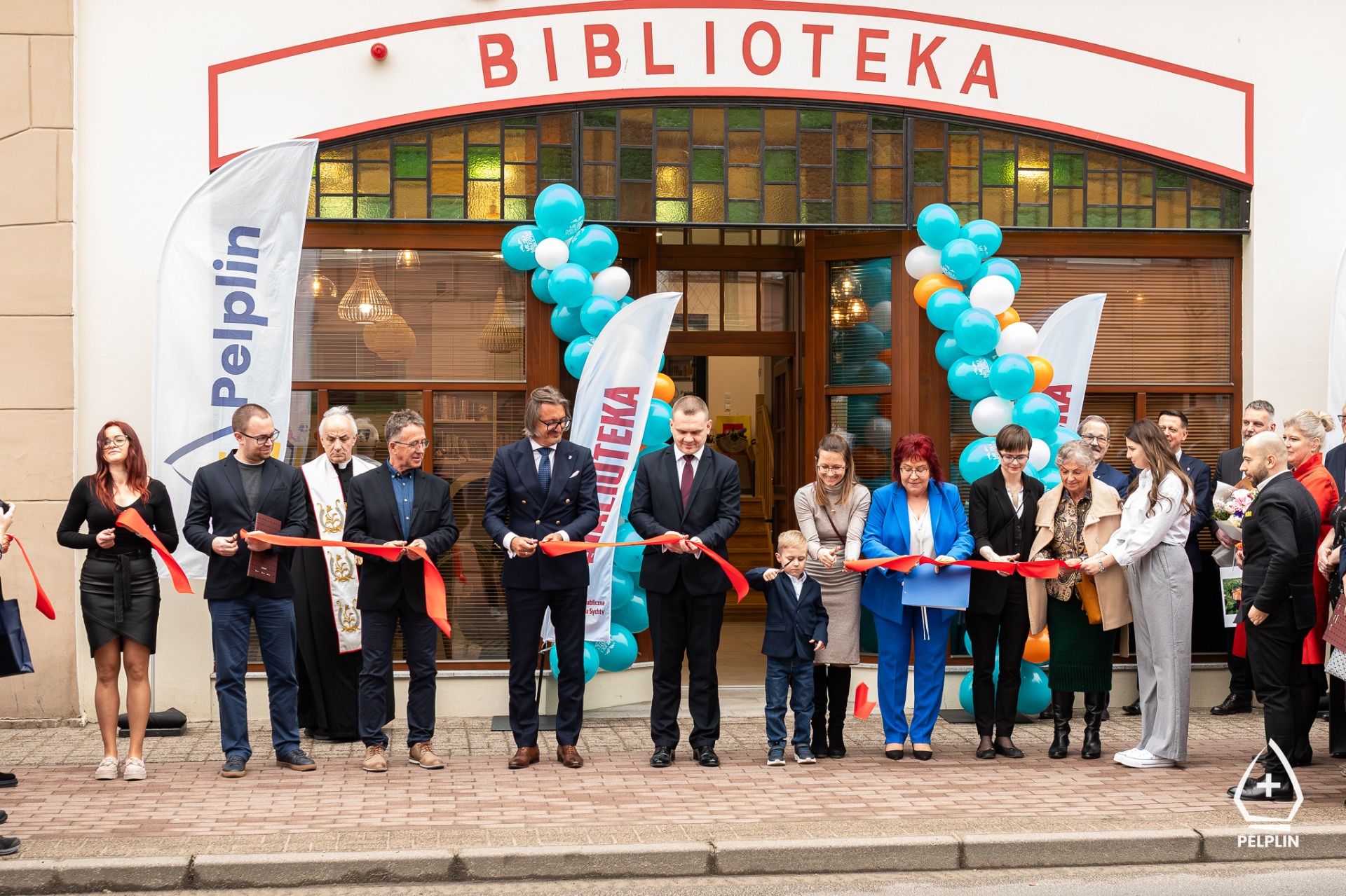 zdjęcie z  uroczystości otwarcie filii biblioteki w Pelplinie 