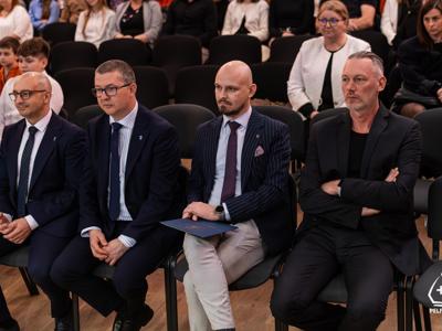 zdjęcie z uroczystości wręczenia stypendiów Burmistrza Miasta i Gminy Pelplin   