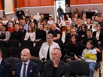 zdjęcie z uroczystości wręczenia stypendiów Burmistrza Miasta i Gminy Pelplin   