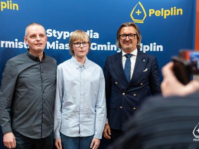 zdjęcie z uroczystości wręczenia stypendiów Burmistrza Miasta i Gminy Pelplin   