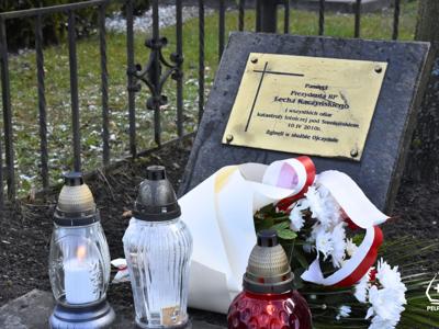zdjęcie z obchodów 15. rocznicy katastrofy lotniczej pod Smoleńskiem