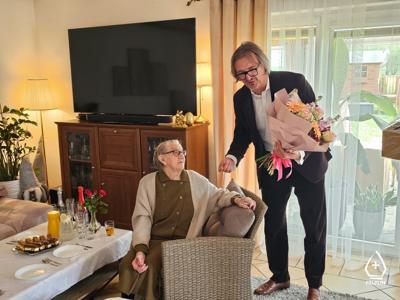 zdjęcie z 102. urodzin Pani Gertrudy Czechanowskiej z Międzyłęża