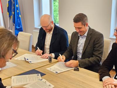 Budowa drogi na osiedlu wielorodzinnym w Rajkowach