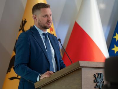 Zdjęcie z podpisania umów partnerskich w ramach strategicznego projektu „LIFE Pom GOZilla.PL 