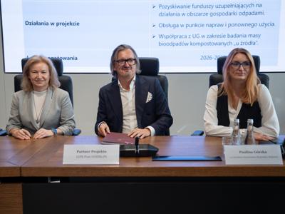 Zdjęcie z podpisania umów partnerskich w ramach strategicznego projektu „LIFE Pom GOZilla.PL 