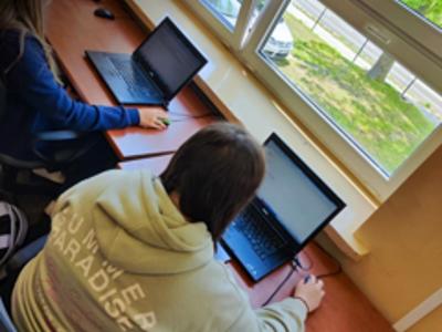 zajęcia z robotyki i programowania.