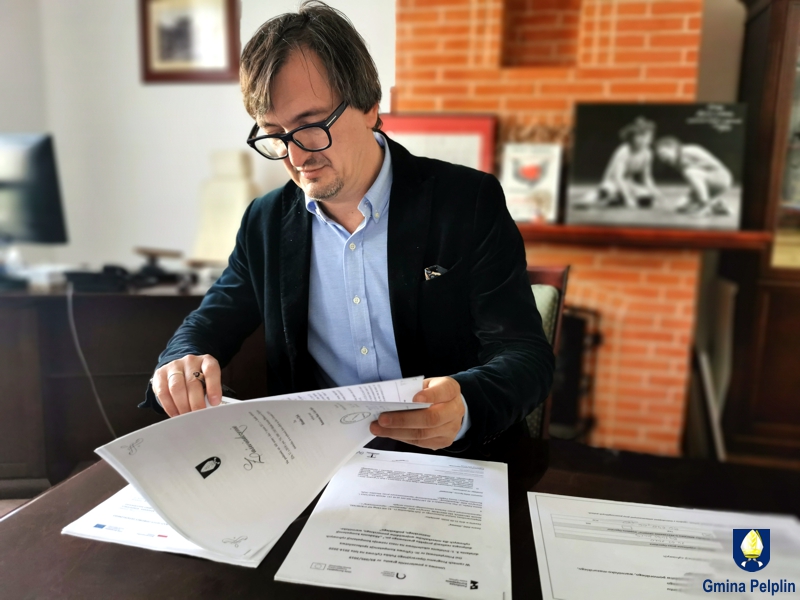 foto_text_podpisanie_umowy.jpg foto_text_podpisanie_umowy.jpg