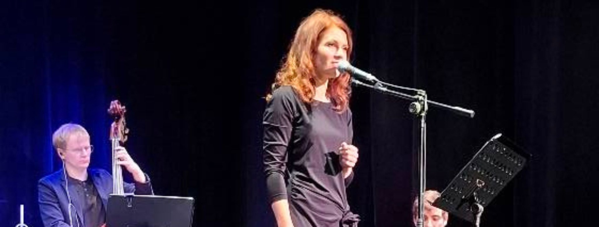 zdjęcie z koncertu poezji i muzyki „Nasi Zmarli” 