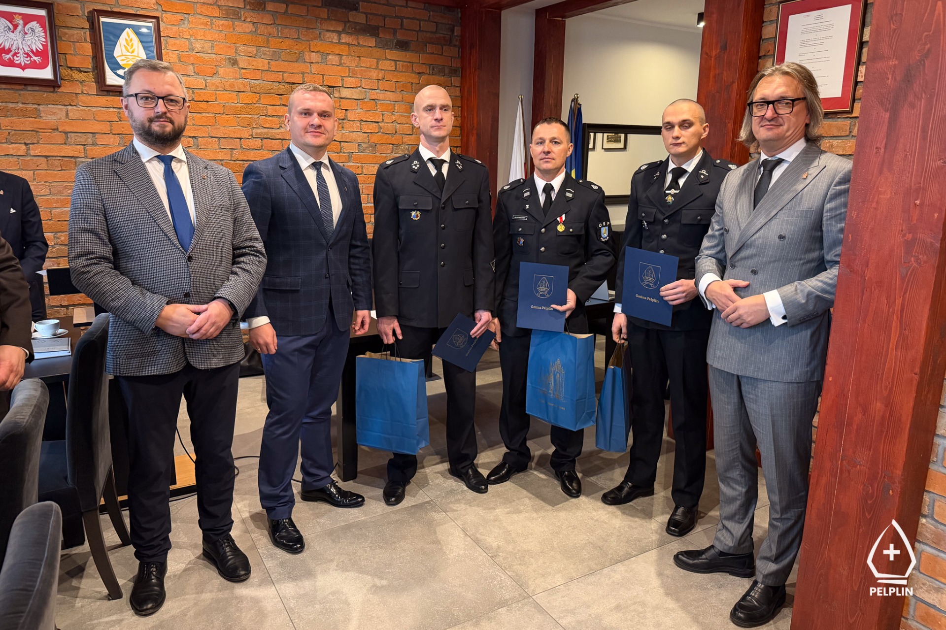 20251218-002.jpg [1920x1279]