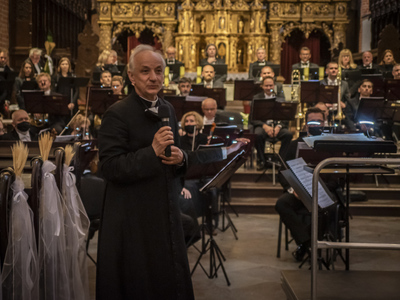Zdjęcie z koncertu „Te Deum”, który odbył się w pelplińskiej katedrze.