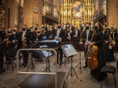 Zdjęcie z koncertu „Te Deum”, który odbył się w pelplińskiej katedrze.