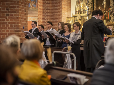 Zdjęcie z koncertu „Te Deum”, który odbył się w pelplińskiej katedrze.