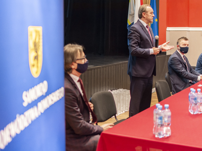 Zdjęcie z uroczystego podpisania umów Aktywne Sołectwo Pomorskie 2021