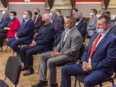 Zdjęcie z uroczystego podpisania umów Aktywne Sołectwo Pomorskie 2021