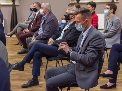 Zdjęcie z uroczystego podpisania umów Aktywne Sołectwo Pomorskie 2021