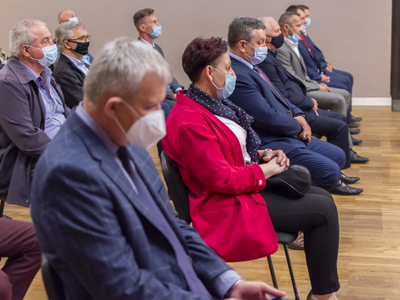 Zdjęcie z uroczystego podpisania umów Aktywne Sołectwo Pomorskie 2021