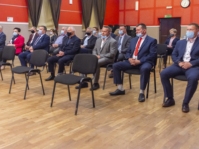 Zdjęcie z uroczystego podpisania umów Aktywne Sołectwo Pomorskie 2021