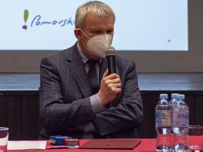 Zdjęcie z uroczystego podpisania umów Aktywne Sołectwo Pomorskie 2021