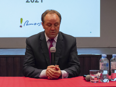 Zdjęcie z uroczystego podpisania umów Aktywne Sołectwo Pomorskie 2021