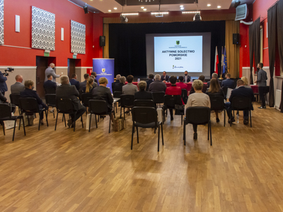 Zdjęcie z uroczystego podpisania umów Aktywne Sołectwo Pomorskie 2021