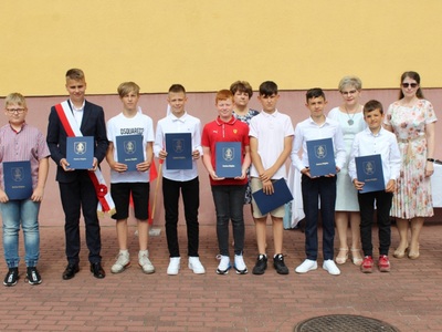 zdjęcie - wręczenie nagród foto. Szkoła Podstawowa nr 2 w Pelplinie