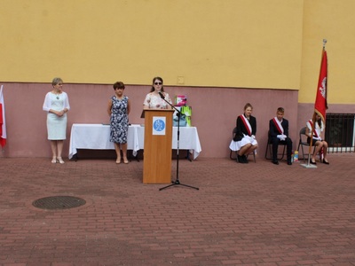 zdjęcie - wręczenie nagród foto. Szkoła Podstawowa nr 2 w Pelplinie