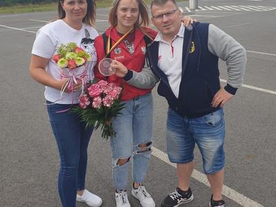 Patrycja Strzelczyk z terenrami Natalią i Adamem Blok 