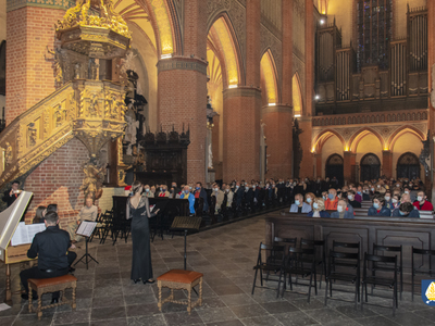 zdjęcie z zakończenia Międzynarodowego Festiwalu Muzyki Organowej w Pelplinie 