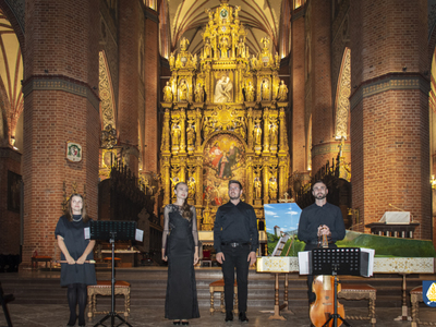 zdjęcie z zakończenia Międzynarodowego Festiwalu Muzyki Organowej w Pelplinie 