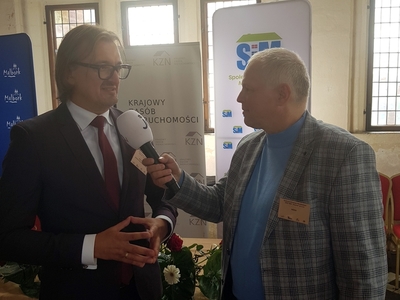 Zdjęcie z podpisania aktu notarialnego 