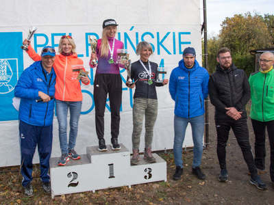 Zdjęcie uczestników na podium