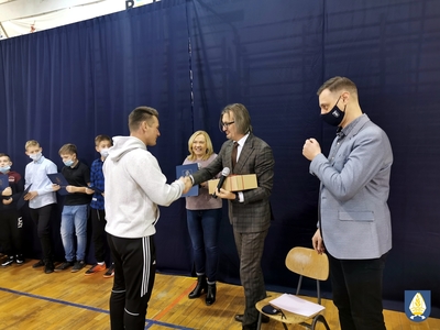 zdjęcie ze spotkania Burmistrza ze sportowcami ze Szkoły Podstawowej Małych Walichnowach