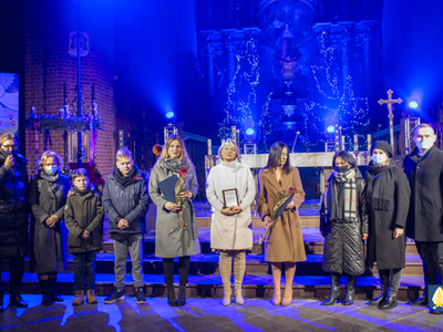 zdjęcie z wydarzenia Świąteczny koncert połączony z Gminną Galą Wolontariatu 2021