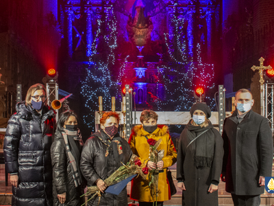 zdjęcie z wydarzenia Świąteczny koncert połączony z Gminną Galą Wolontariatu 2021