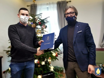 zdjęcie z podpisania umowy 