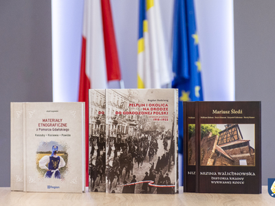 „Nizina Walichnowska historia krainy wyrwanej rzece” autor Mariusz Śledz.
,,Pelplin i okolica na drodze do odrodzonej Polski w latach przełomu 1918-1922'' autor Bogdana Badziong.
„Materiały etnograficzne z Pomorza Gdańskiego. Kaszuby - Kociewie – Powiśle” autor Józef Łęgowski.